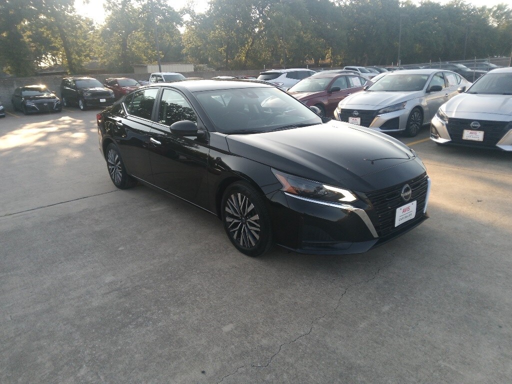 2024 Nissan Altima 2.5 SV photo 3