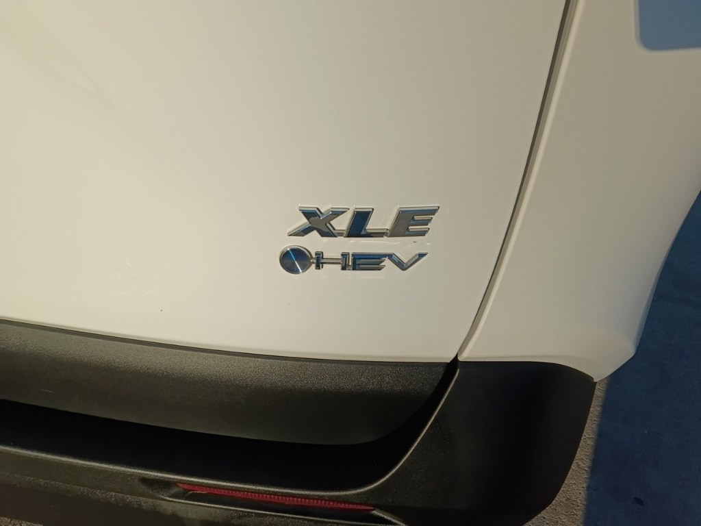 Thumbnail: 2025 Toyota RAV4 - 11