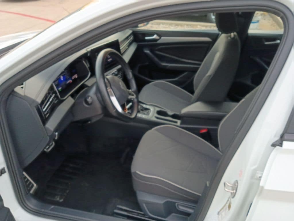 Thumbnail: 2025 Volkswagen Jetta - 4
