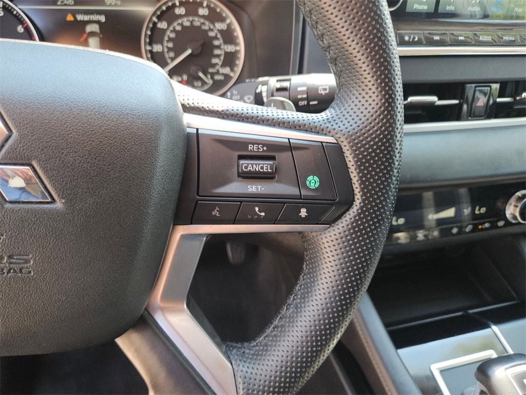 Thumbnail: 2024 Mitsubishi Outlander - 21