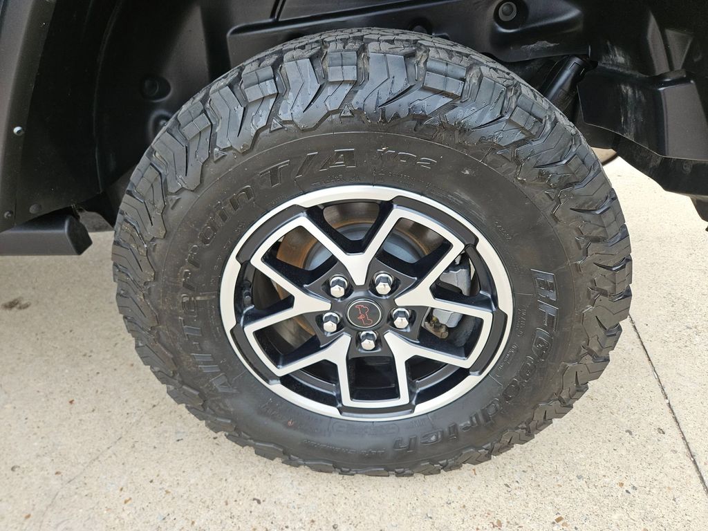 Thumbnail: 2025 Jeep Wrangler - 25