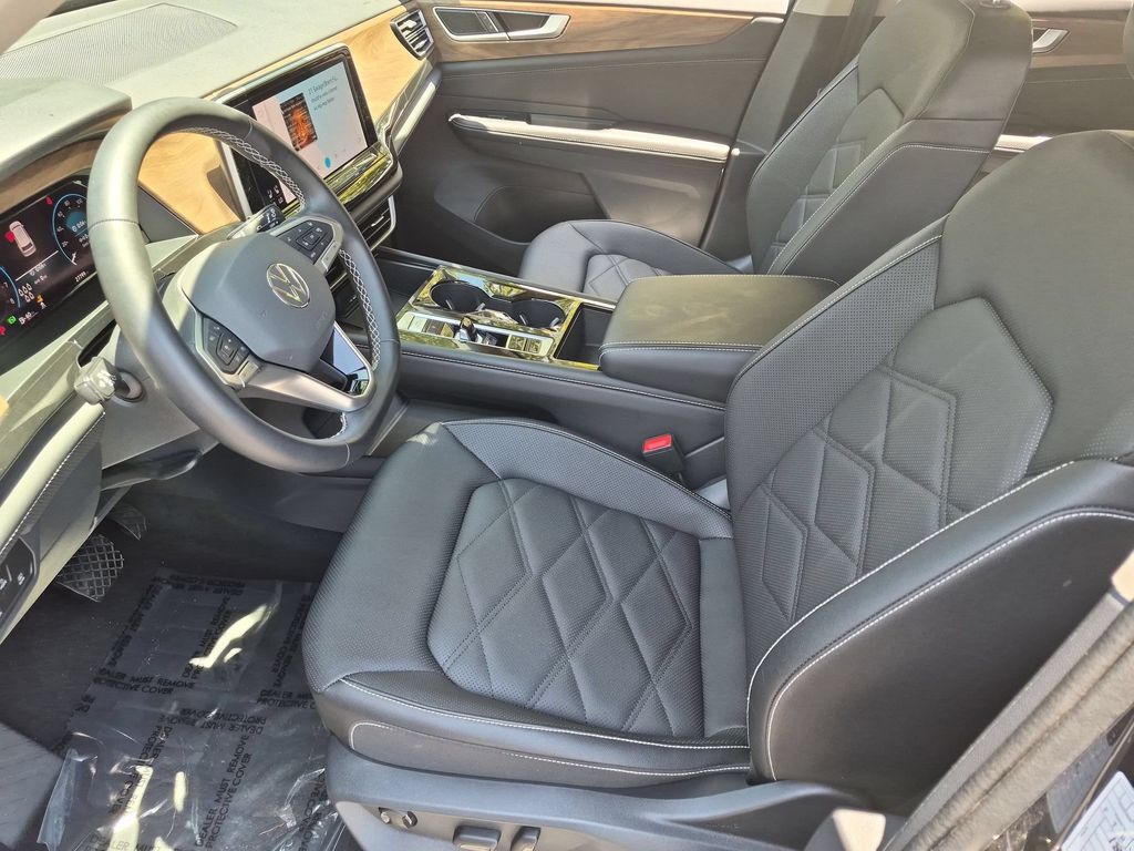 2025 Volkswagen Atlas SE w/Tech - Photo 24