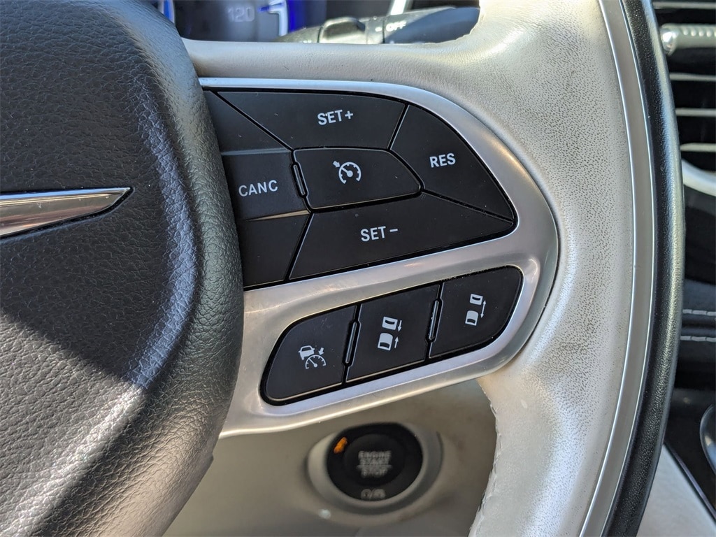 Thumbnail: 2021 Chrysler Pacifica - 17