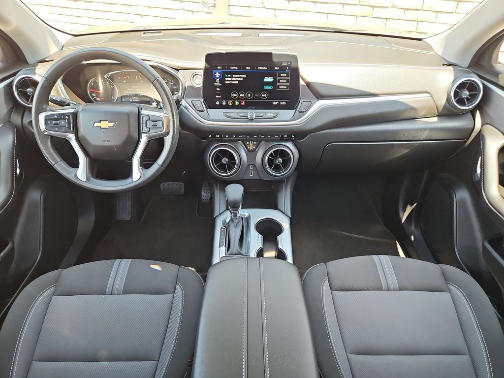 Thumbnail: 2025 Chevrolet Blazer - 26