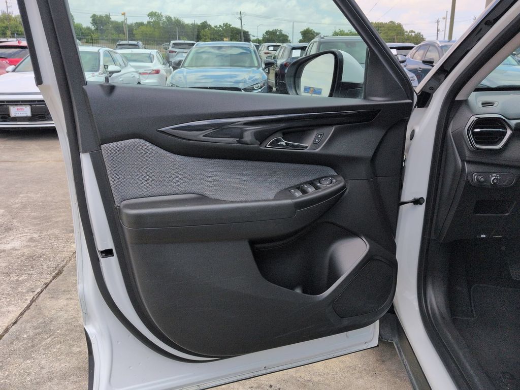 2025 Chevrolet Trailblazer LT - Photo 11