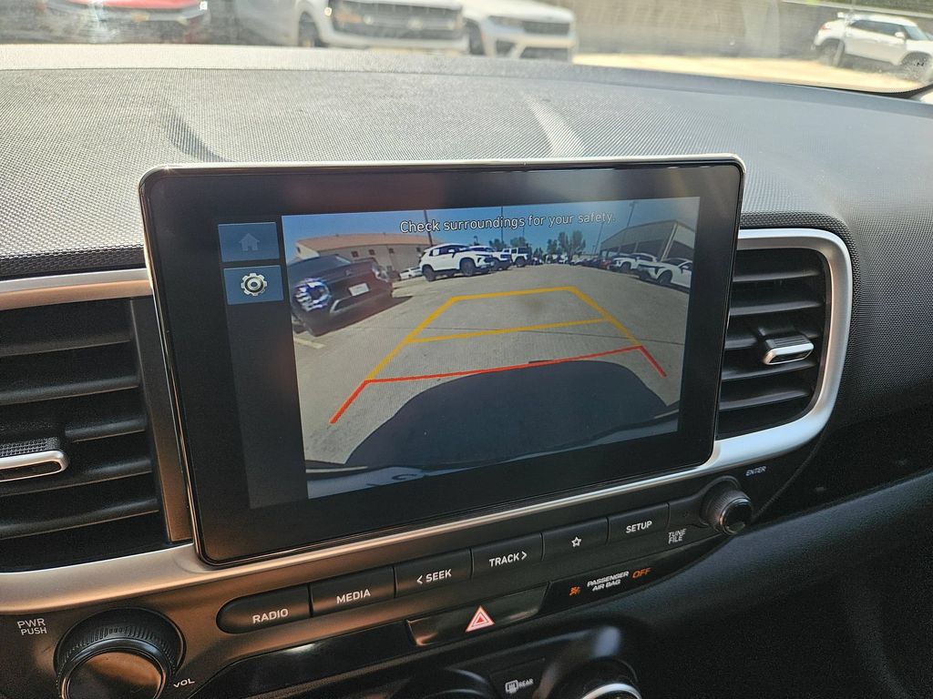 Thumbnail: 2025 Hyundai Venue - 21