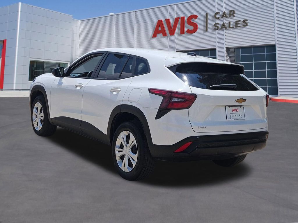 Thumbnail: 2025 Chevrolet Trax - 3