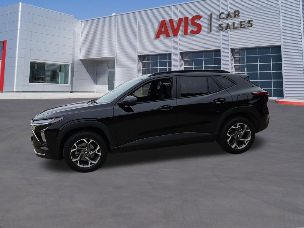 Thumbnail: 2025 Chevrolet Trax - 2