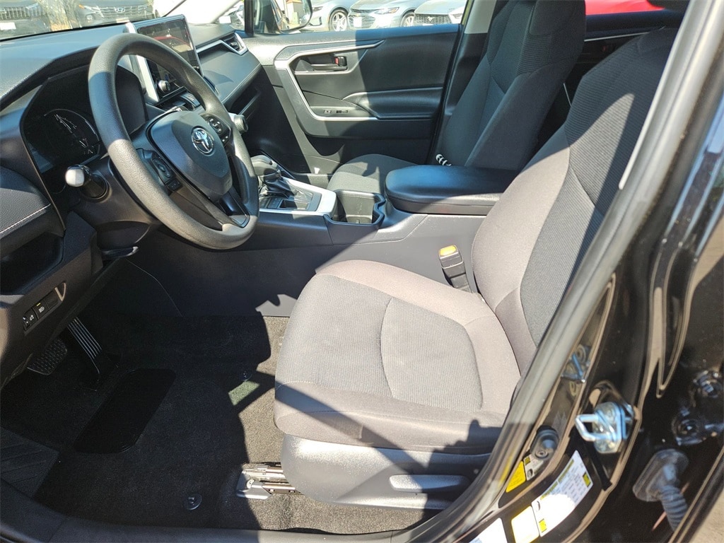 Thumbnail: 2025 Toyota RAV4 - 14