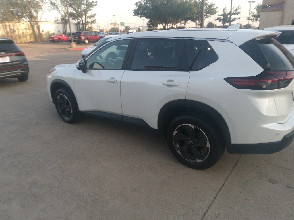 Thumbnail: 2024 Nissan Rogue - 4