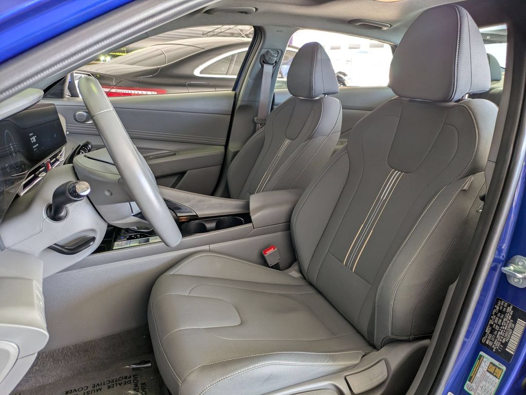 Thumbnail: 2025 Hyundai Elantra - 23