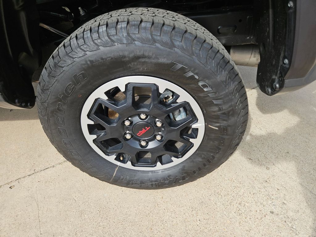 Thumbnail: 2025 Toyota Tacoma - 25