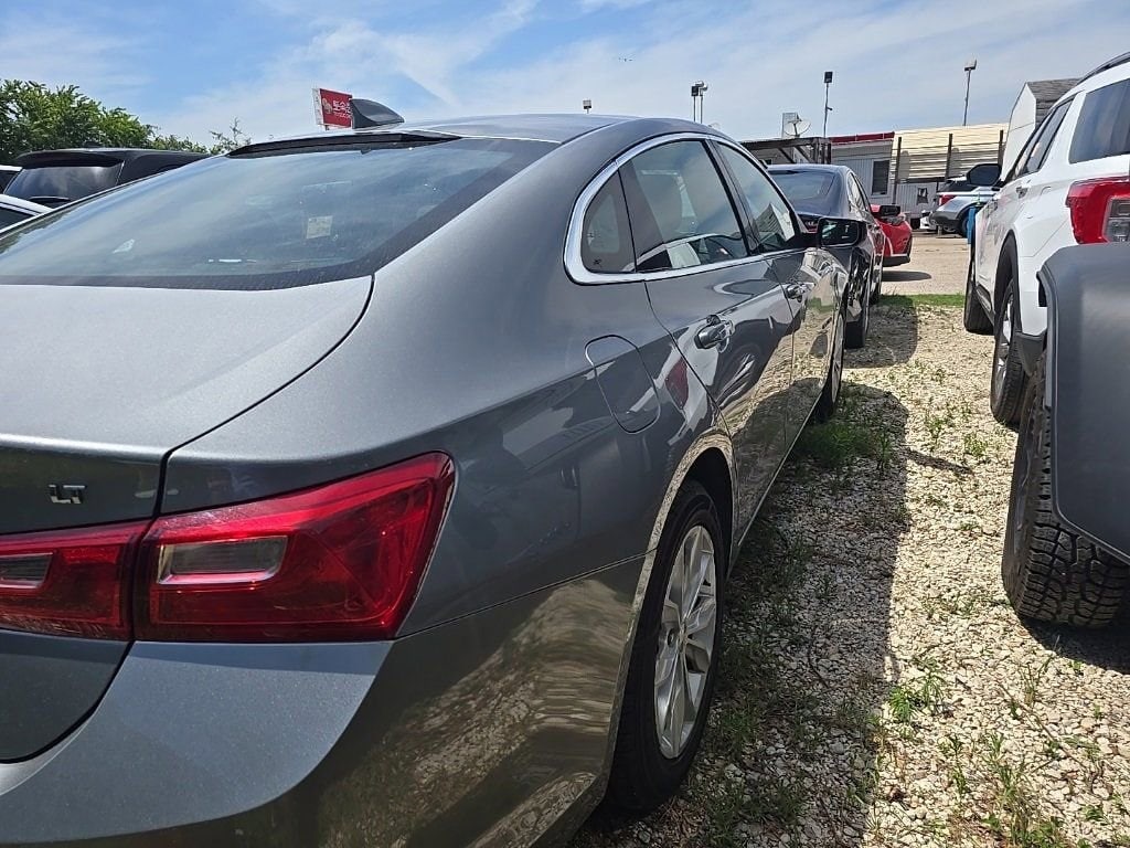 Thumbnail: 2023 Chevrolet Malibu - 4