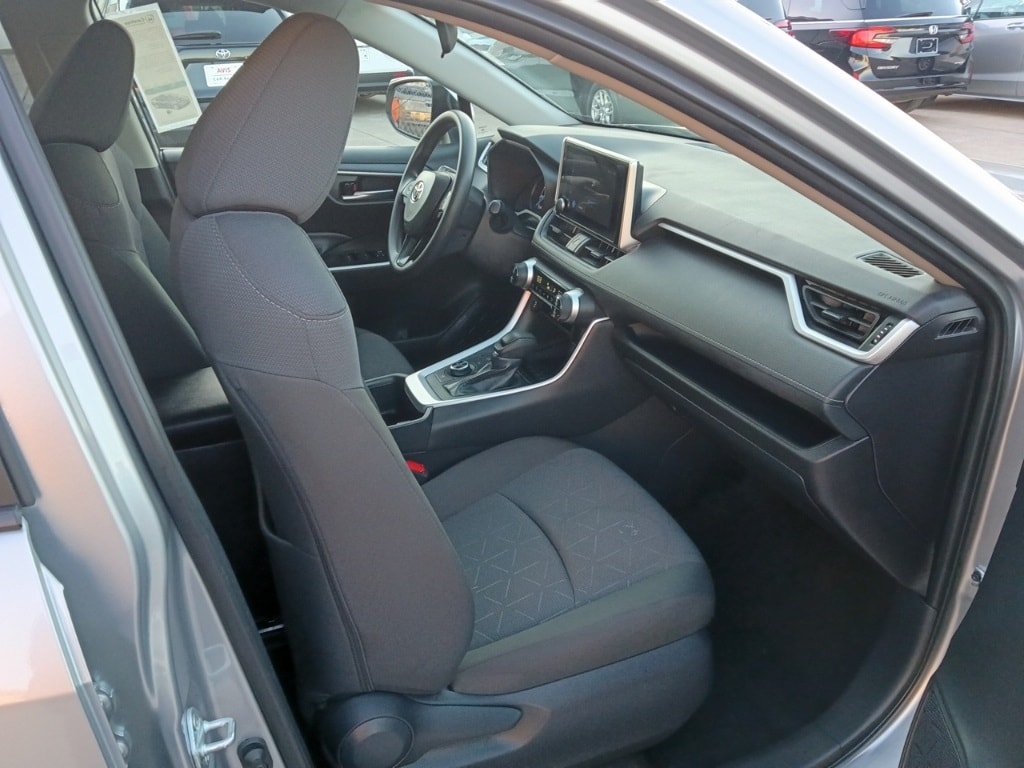 Thumbnail: 2025 Toyota RAV4 - 8