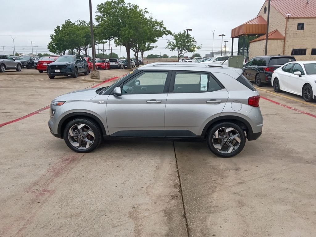 Thumbnail: 2025 Hyundai Venue - 4