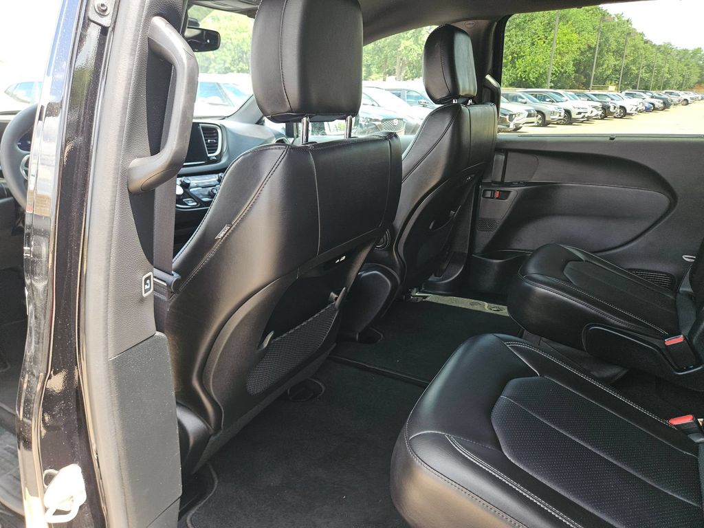 Thumbnail: 2025 Chrysler Pacifica - 27
