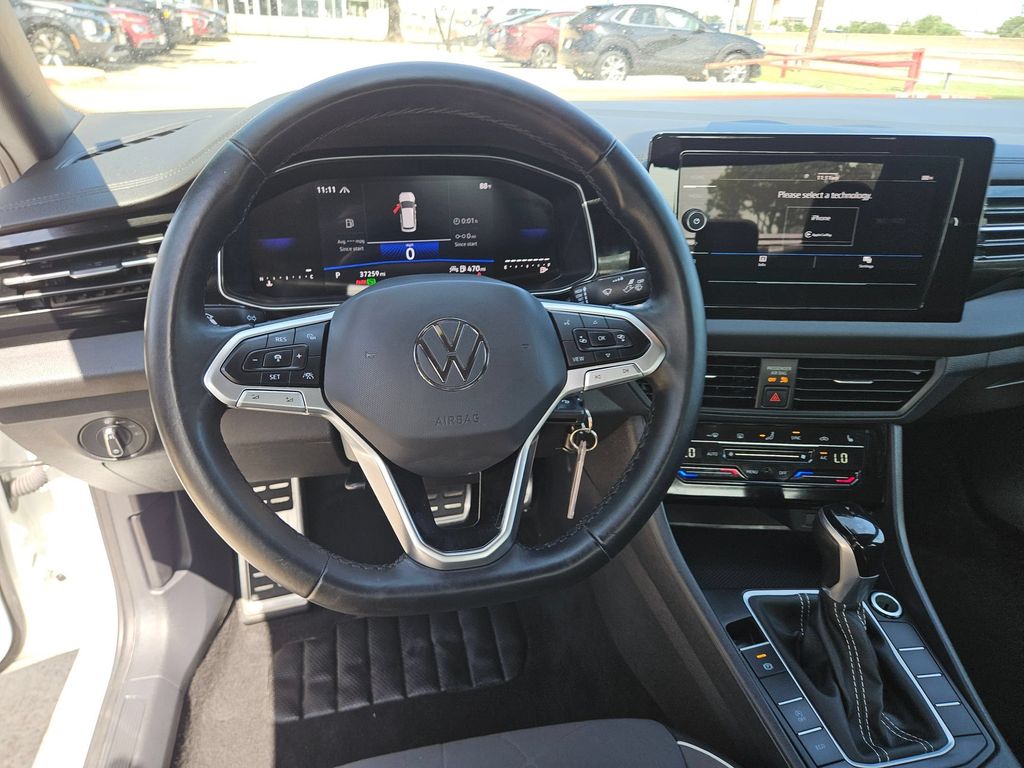 Thumbnail: 2025 Volkswagen Jetta - 17