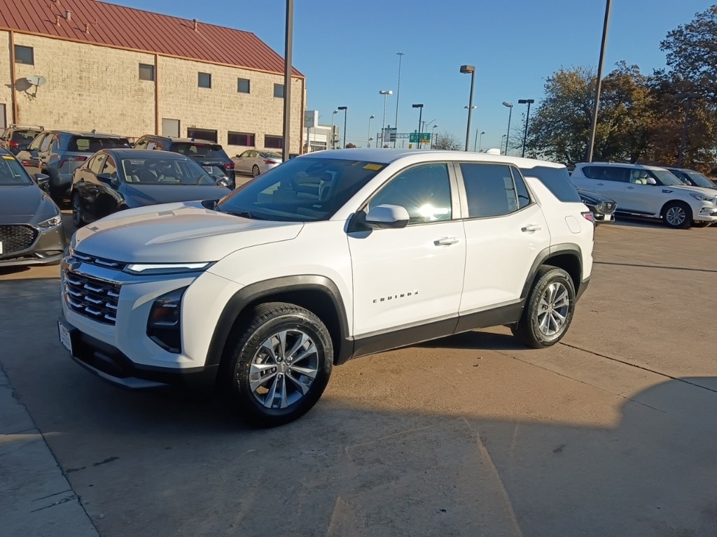 2025 Chevrolet Equinox LT's photo