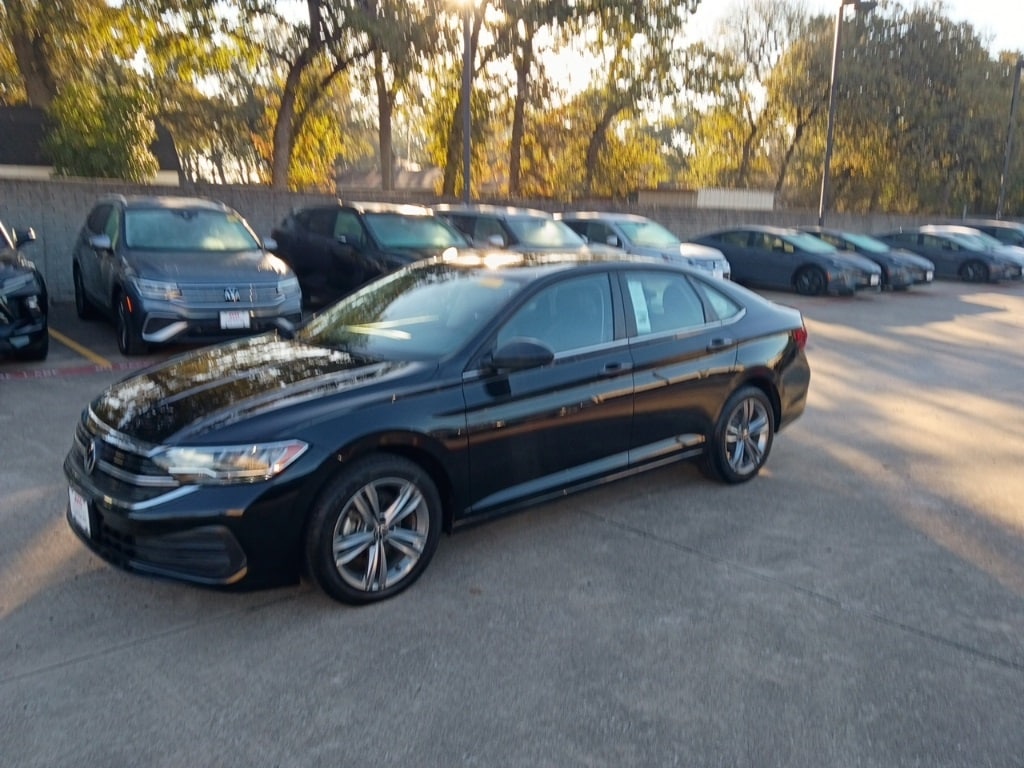 Thumbnail: 2024 Volkswagen Jetta - 2