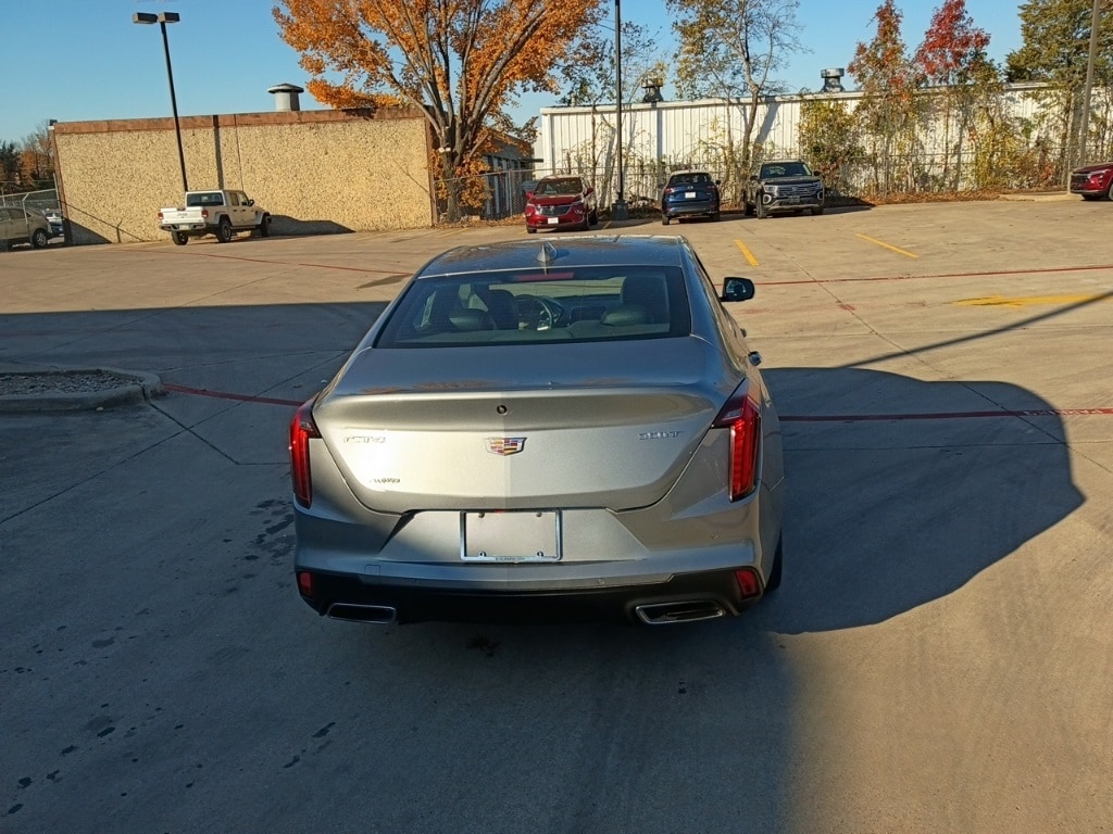 Thumbnail: 2023 Cadillac CT4 - 10