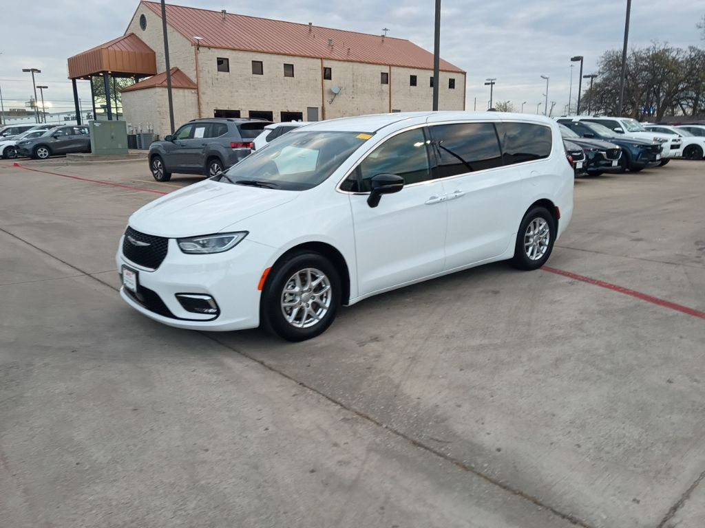 Thumbnail: 2025 Chrysler Pacifica - 1