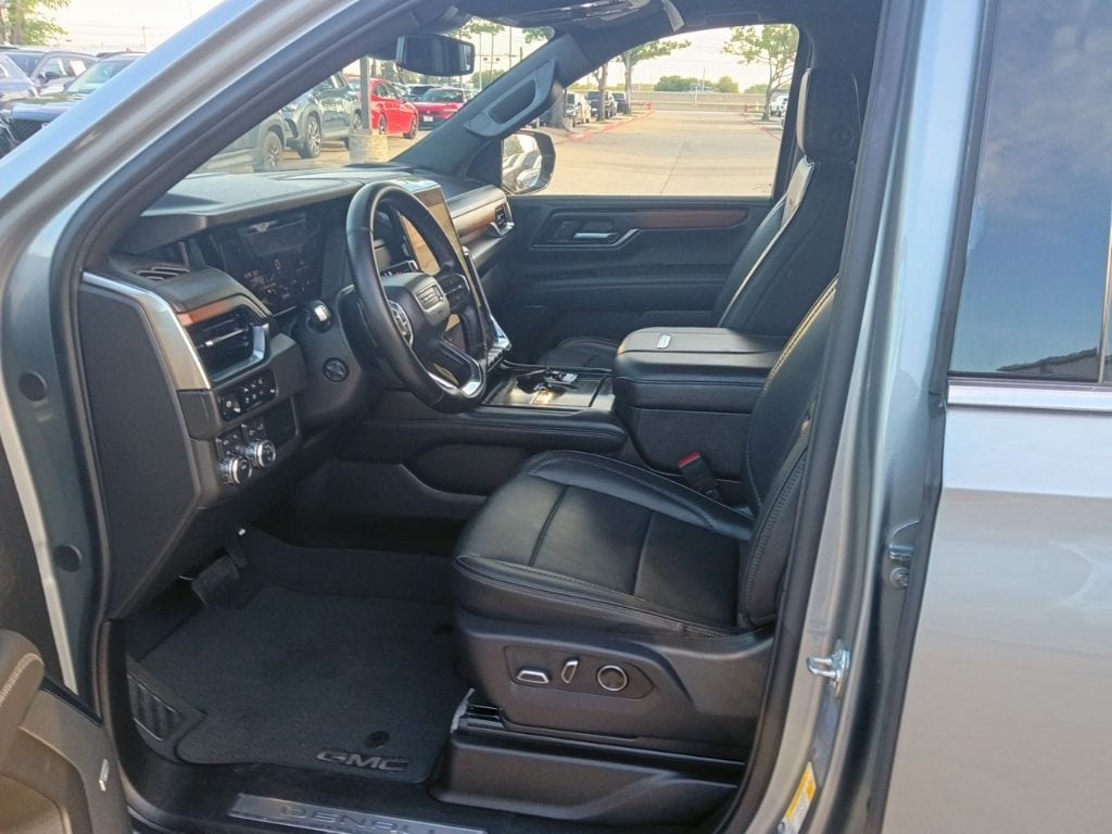 Thumbnail: 2025 GMC Yukon - 3