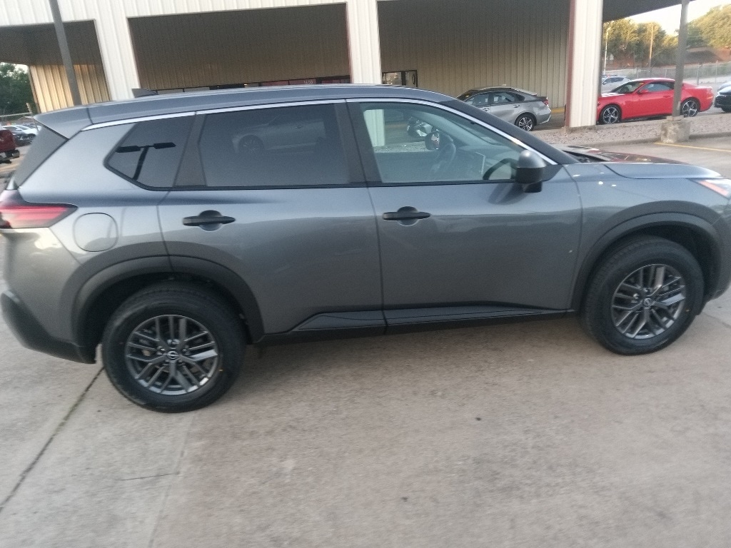 Thumbnail: 2023 Nissan Rogue - 7