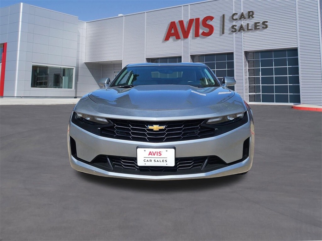 2023 Chevrolet Camaro 1LT photo 2