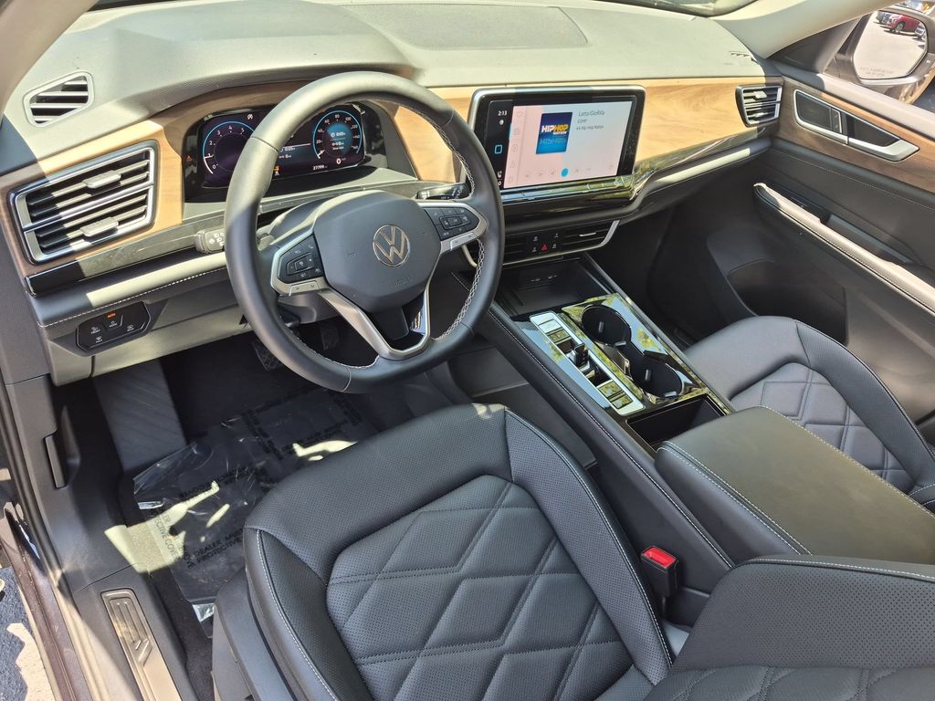 2025 Volkswagen Atlas SE w/Tech - Photo 15