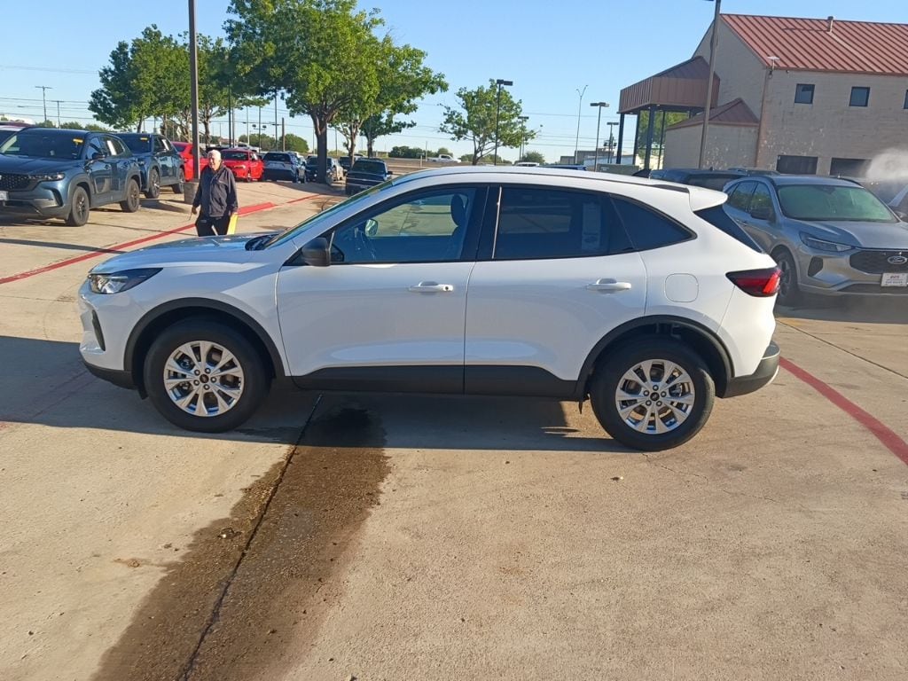 Thumbnail: 2025 Ford Escape - 4