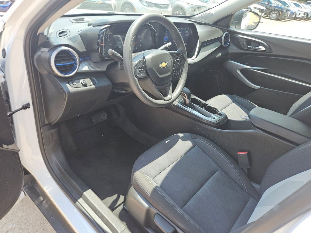 Thumbnail: 2025 Chevrolet Trax - 13