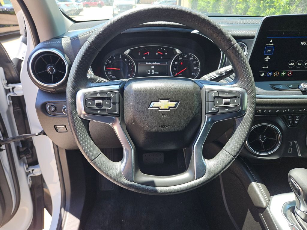 Thumbnail: 2025 Chevrolet Blazer - 18