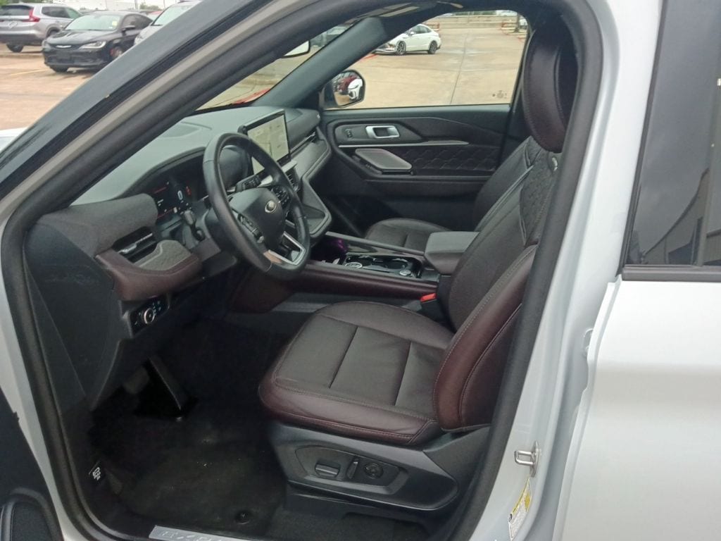 Thumbnail: 2025 Ford Explorer - 3