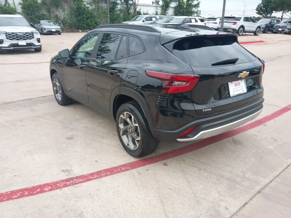 Thumbnail: 2025 Chevrolet Trax - 8