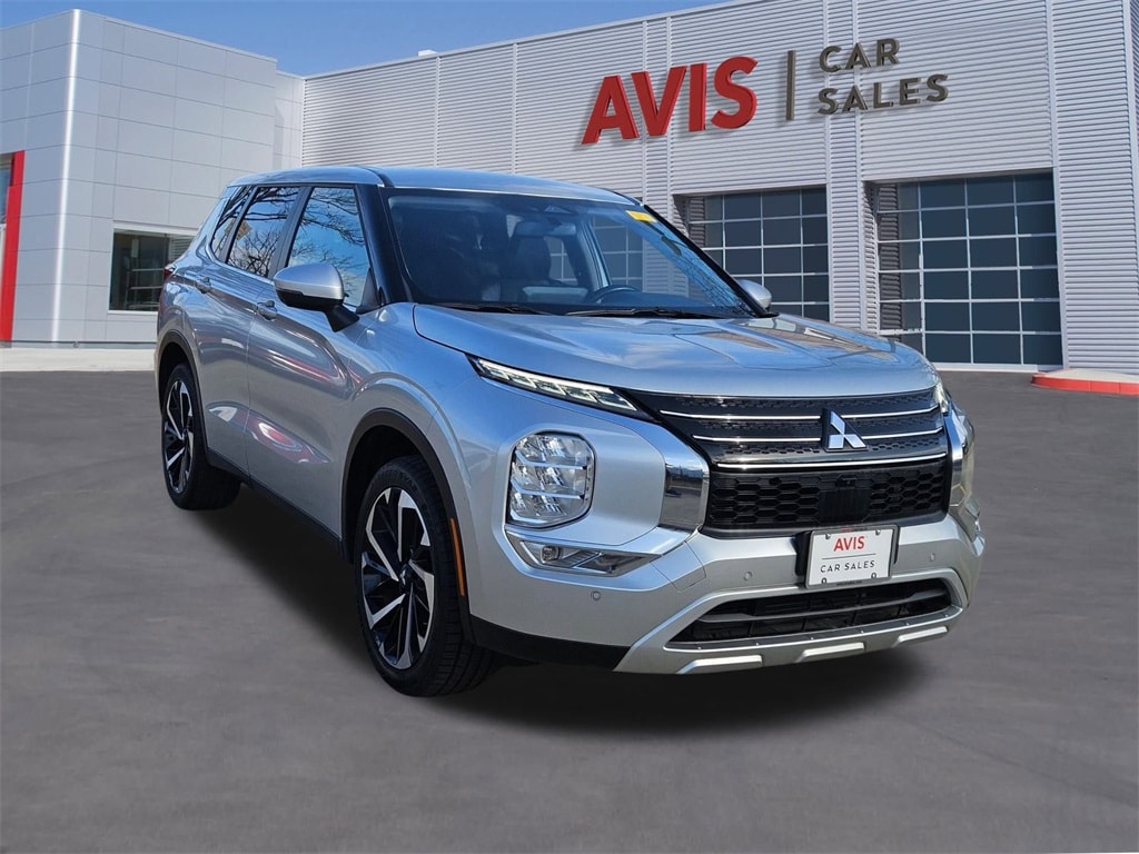 Thumbnail: 2024 Mitsubishi Outlander - 9