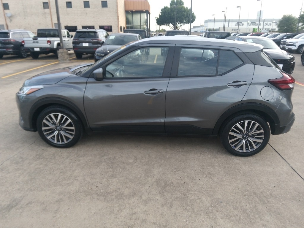 Thumbnail: 2024 Nissan Kicks - 3