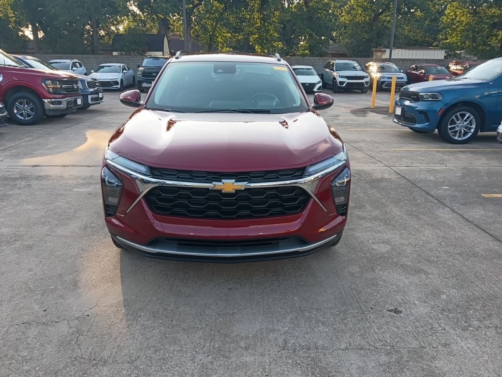 Thumbnail: 2025 Chevrolet Trax - 5
