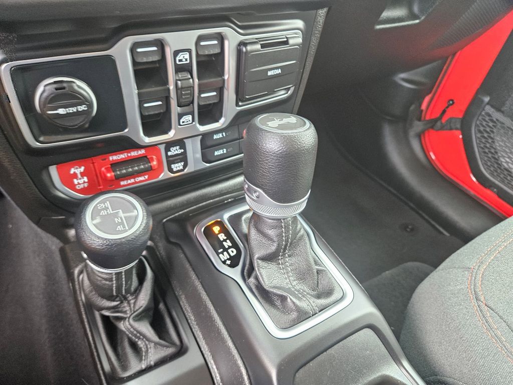 Thumbnail: 2025 Jeep Wrangler - 29