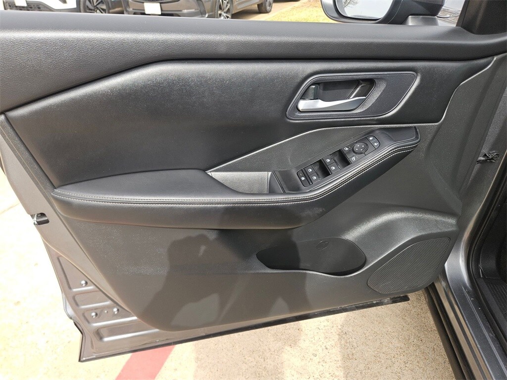 Thumbnail: 2024 Nissan Rogue - 14