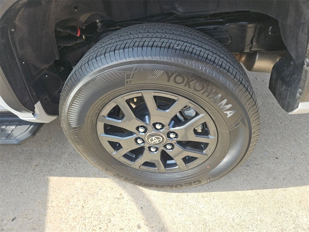 Thumbnail: 2025 Toyota 4Runner - 25