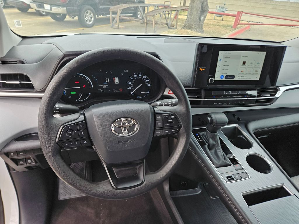 Thumbnail: 2025 Toyota Sienna - 17