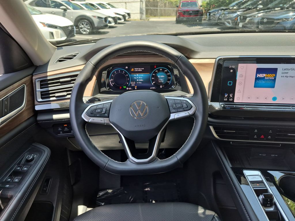 2025 Volkswagen Atlas SE w/Tech - Photo 22