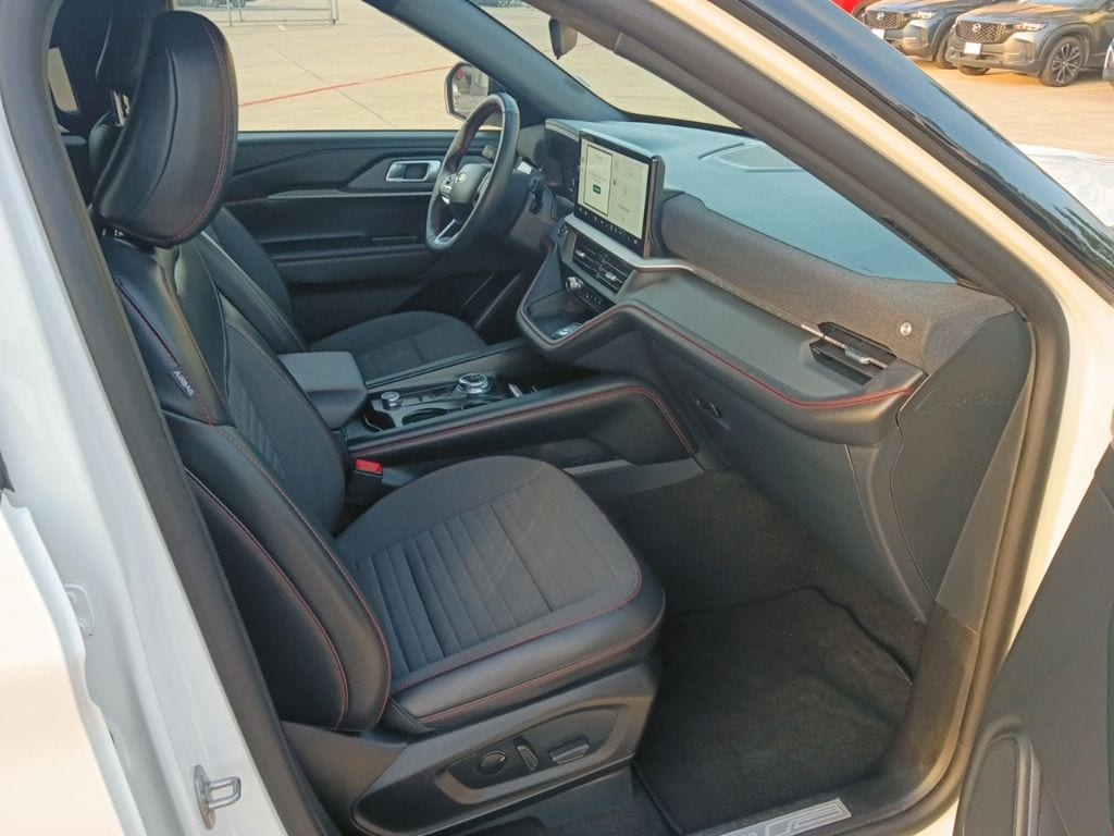 Thumbnail: 2025 Ford Explorer - 7