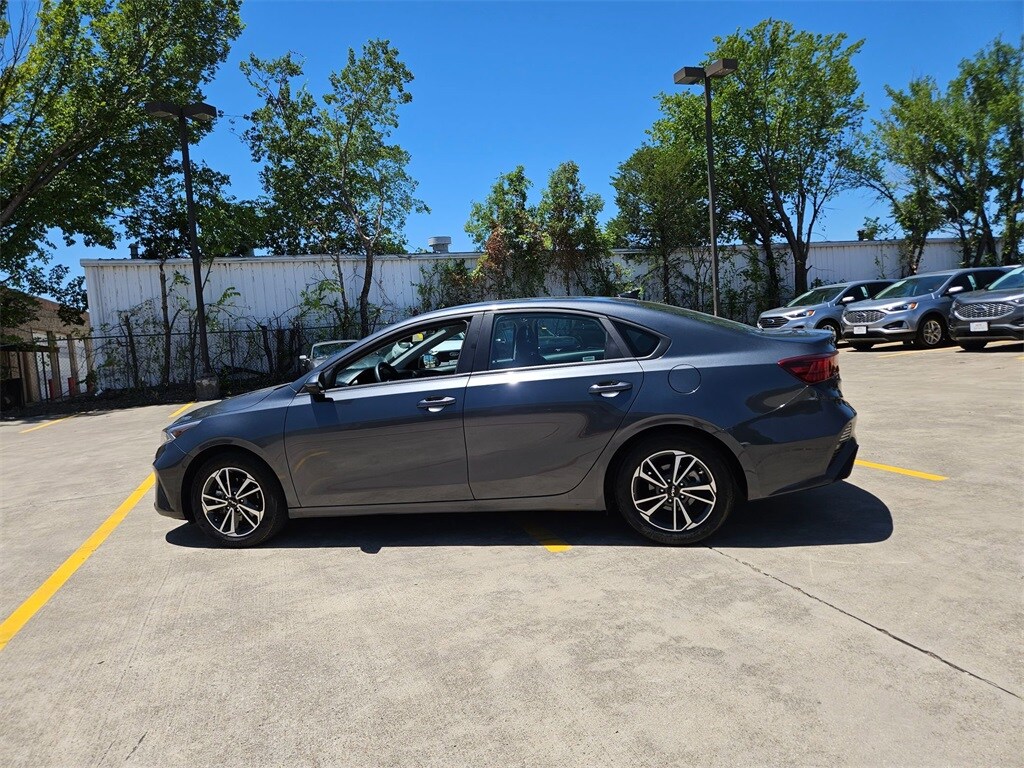 Thumbnail: 2024 Kia Forte - 8