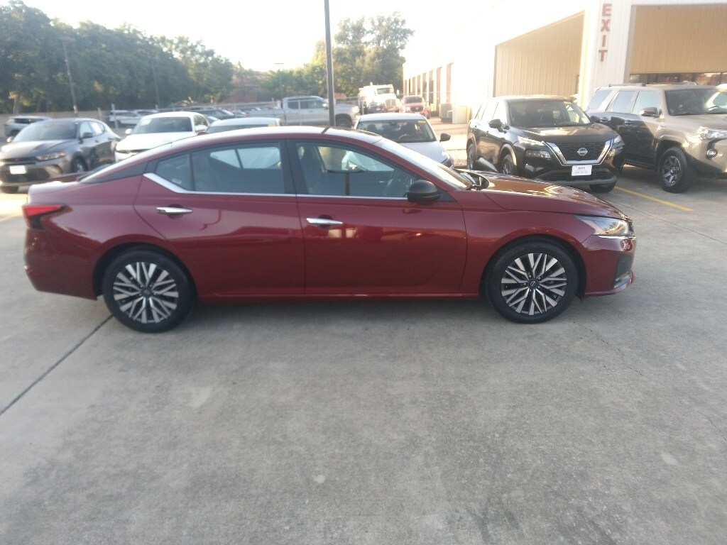 Thumbnail: 2024 Nissan Altima - 4