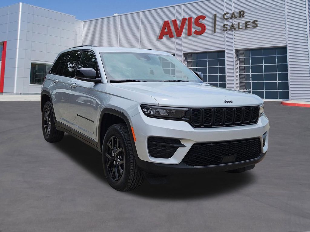 Thumbnail: 2025 Jeep Grand Cherokee - 10