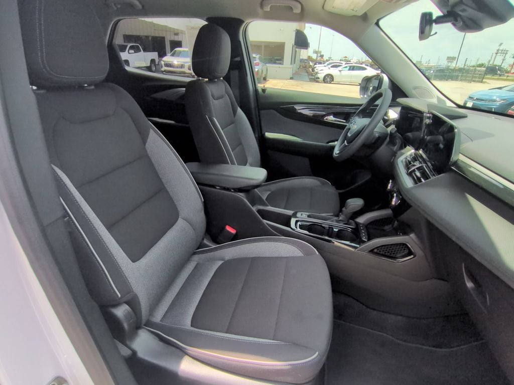 2025 Chevrolet Trailblazer LT - Photo 30