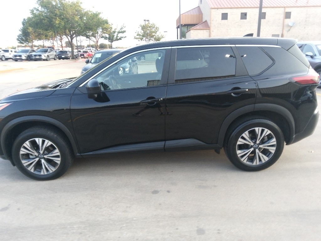 Thumbnail: 2023 Nissan Rogue - 3