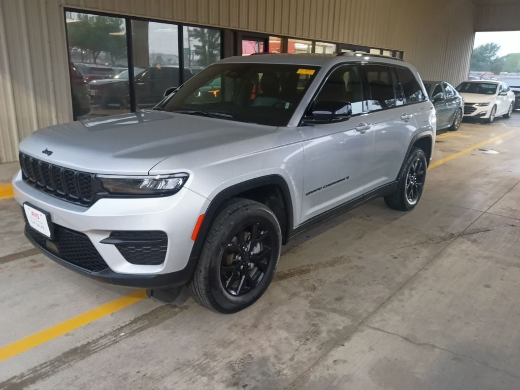 Thumbnail: 2025 Jeep Grand Cherokee - 1