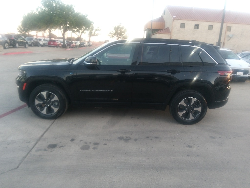Thumbnail: 2024 Jeep Grand Cherokee - 4